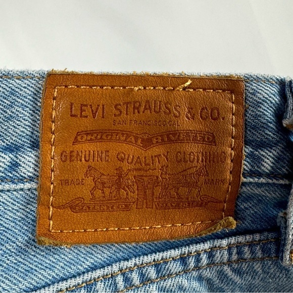 Levi’s Wedgie Straight Distressed High Rise Jeans in Light Blue Size 29 - Picture 8 of 10